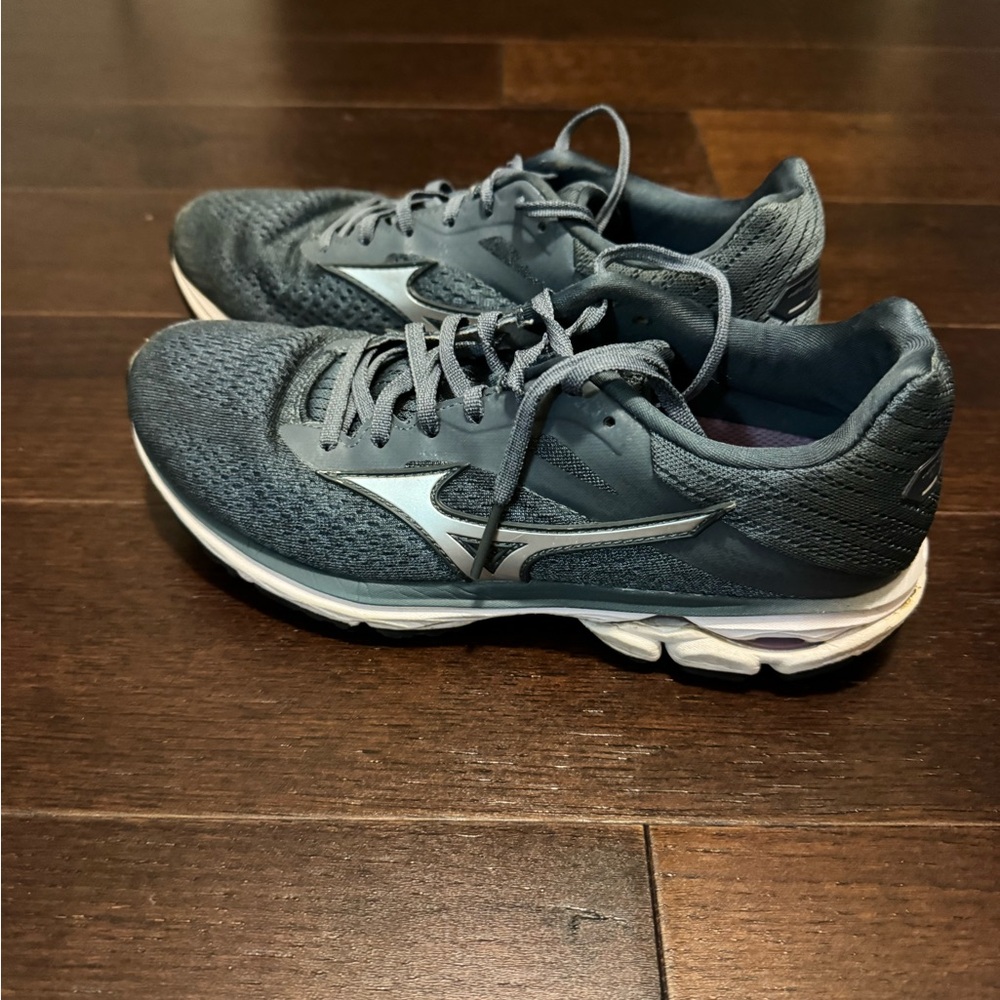 Mizuno Wave Rider 23 - Women’s Charcoal Running Shoes
